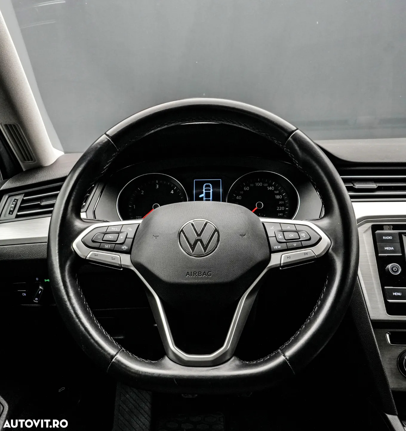 Volkswagen Passat 2.0 TDI Comfortline - 19