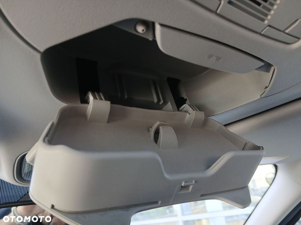 Ford Tourneo Connect 1.5 EcoBlue Titanium PowerShift - 32