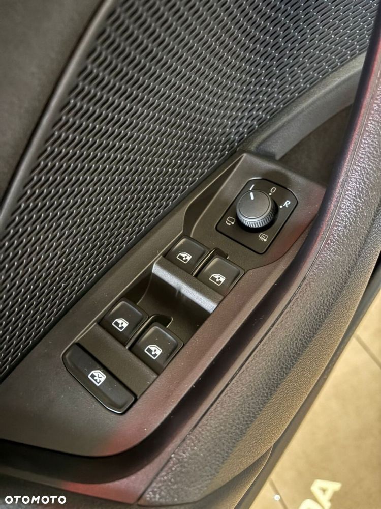 Skoda Octavia 2.0 TSI RS DSG - 11