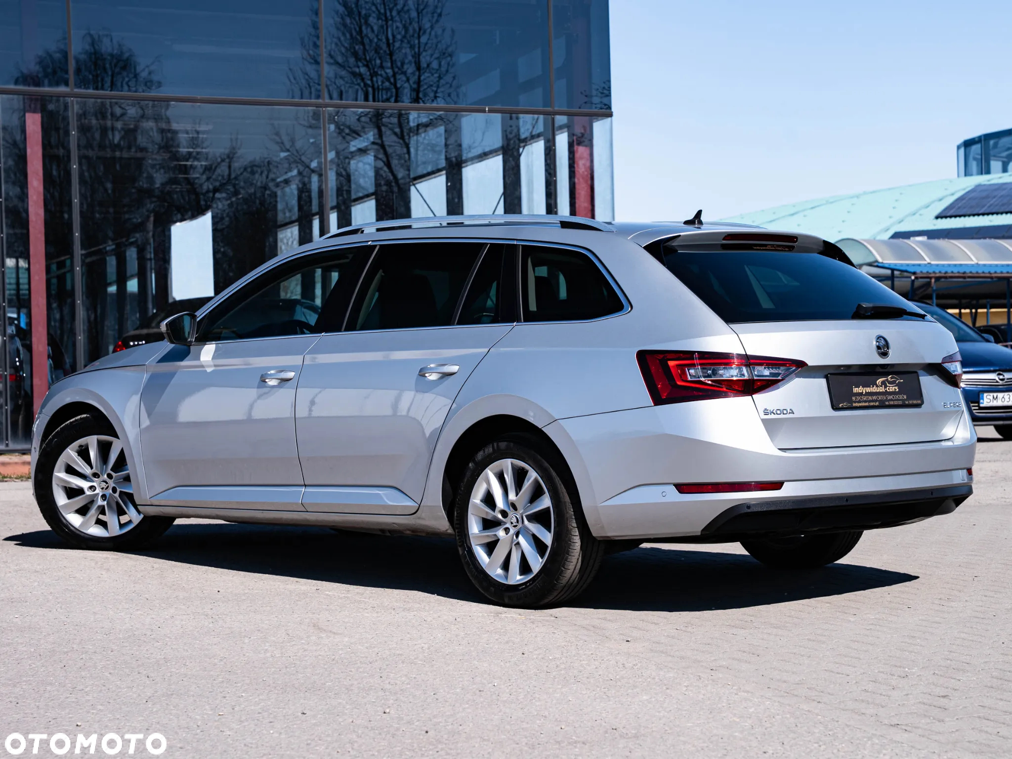 Skoda Superb 2.0 TDI DSG Premium Edition - 11