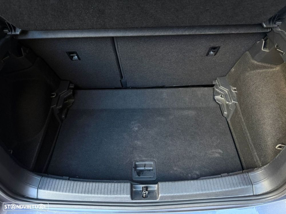 VW T-Cross 1.0 TSI Urban DSG - 12