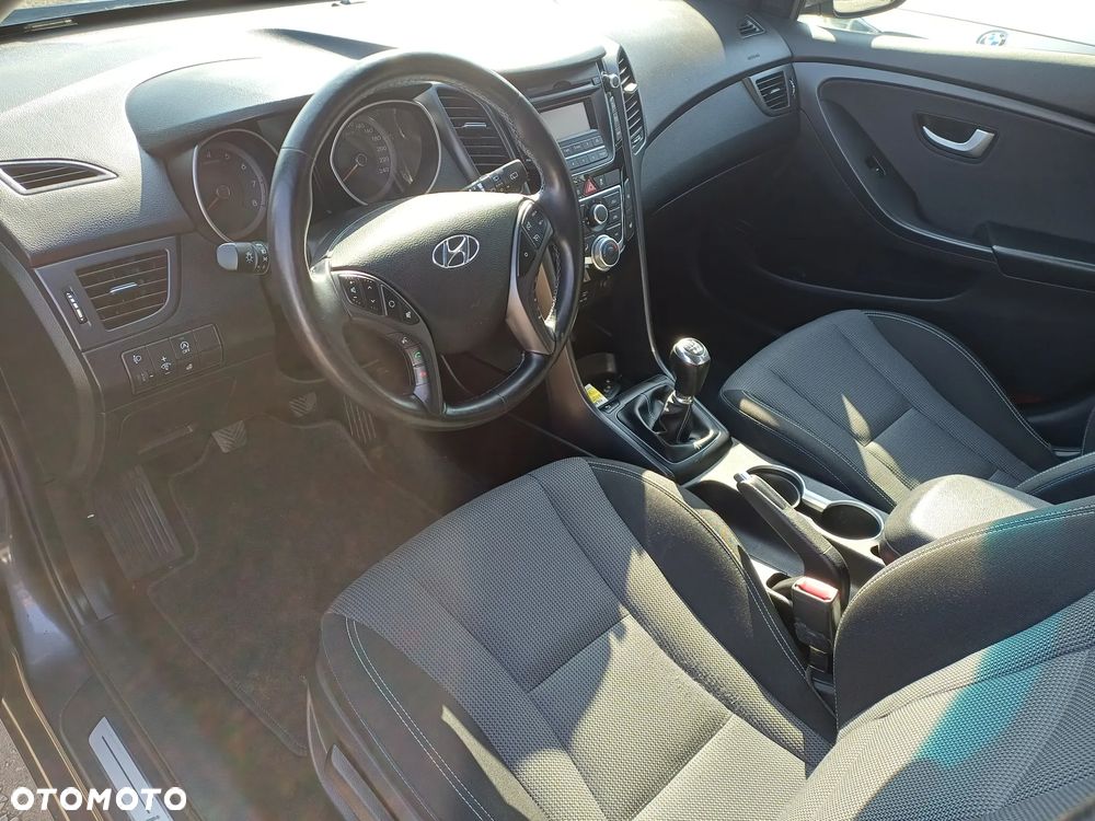 Hyundai i30 blue Kombi 1.6 GDi Passion - 15