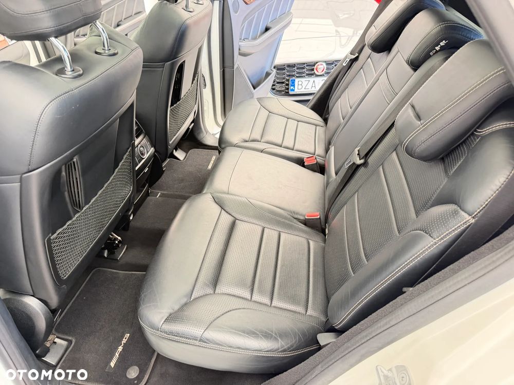 Mercedes-Benz ML 63 AMG 4Matic AMG SPEEDSHIFT 7G-TRONIC - 8
