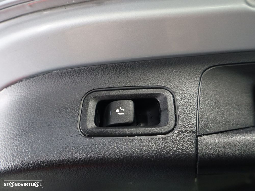 Mercedes-Benz GLA 250 e AMG Line - 28