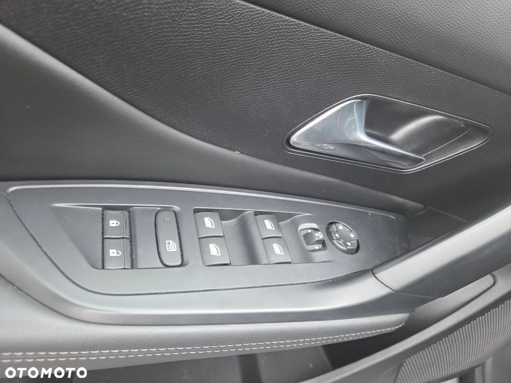 Peugeot 308 1.2 PureTech Allure S&S EAT8 - 29