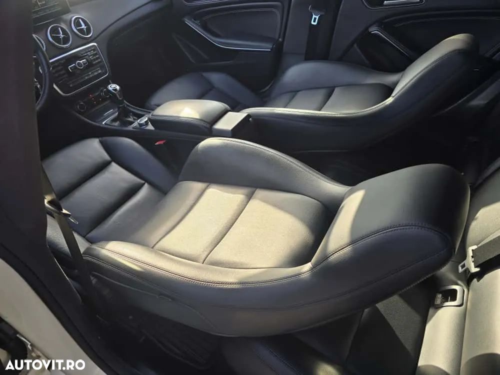 Mercedes-Benz CLA 180 Urban - 11