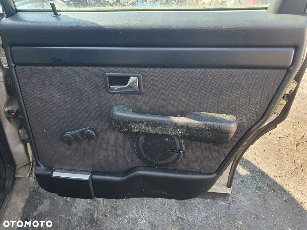 BOCZEK lewy kierowcy AUDI 100 cygaro kombi kwadraciak 1.6 1.8 benz ŁADNY - 14