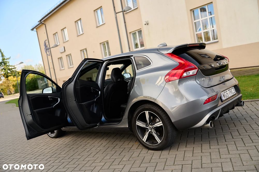 Volvo V40 D3 Geartronic RDesign - 19