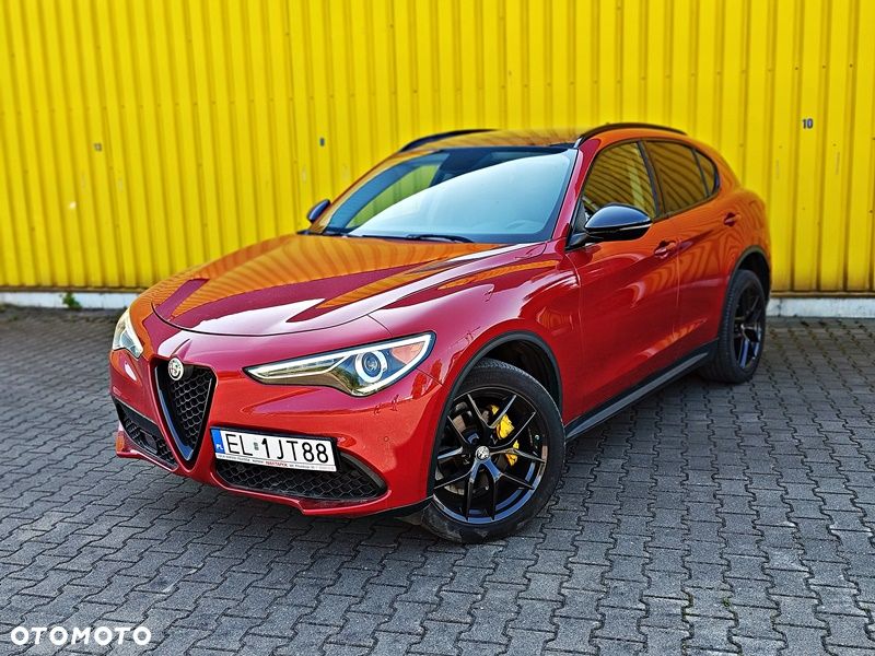 Alfa Romeo Stelvio 2.0 Turbo 16V AT8-Q4 Veloce Ti - 2