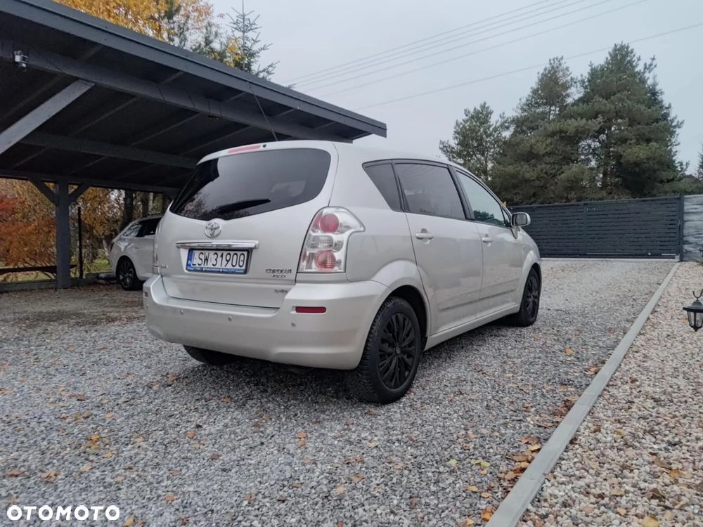 Toyota Corolla Verso 2.2 D-4D Gold 7os - 5