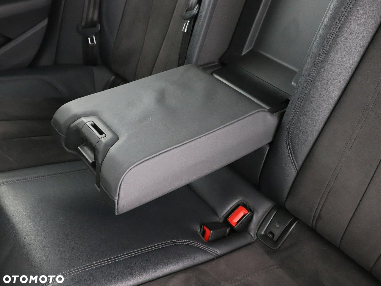Audi A4 2.0 TDI Design - 31