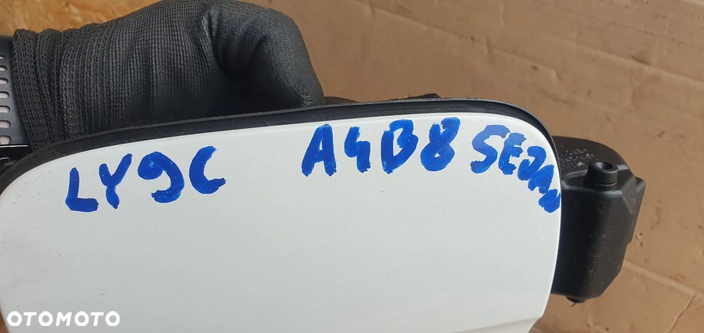 Klapka wlewu paliwa Audi A4 B8 LY9C 8K0809999D - 9