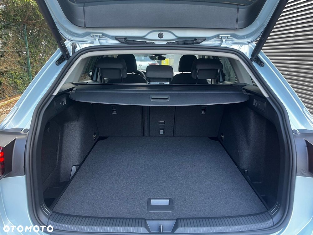 Volkswagen Golf - 8