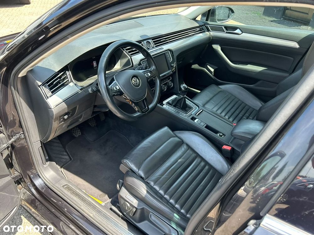 Volkswagen Passat - 15
