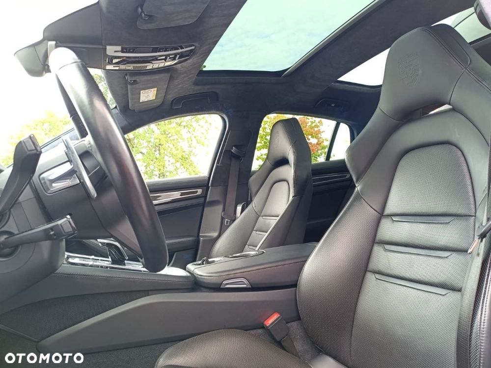 Porsche Panamera - 18