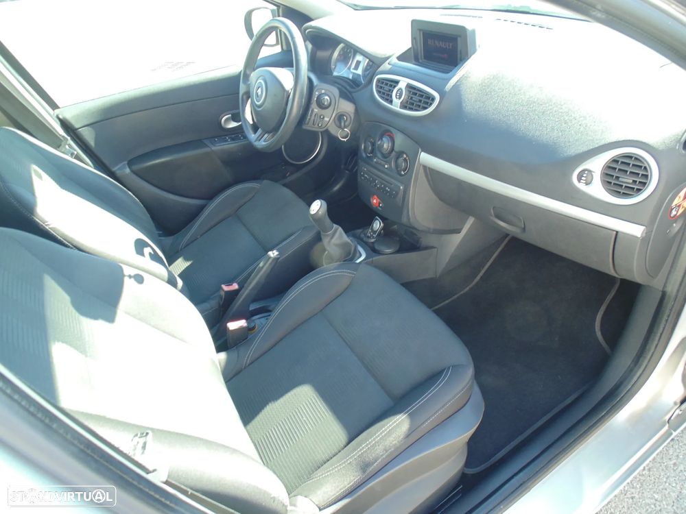Renault Clio Break 1.2 16V Dynamique S - 17