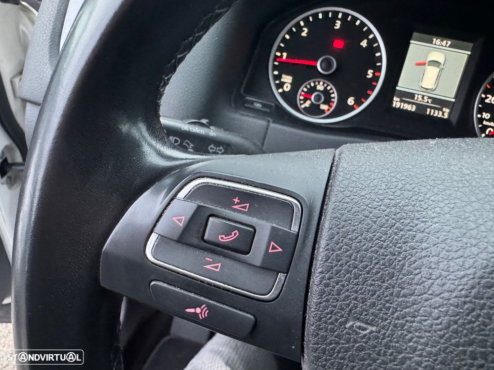 VW Tiguan 2.0 TDi Sport BlueMotion - 17