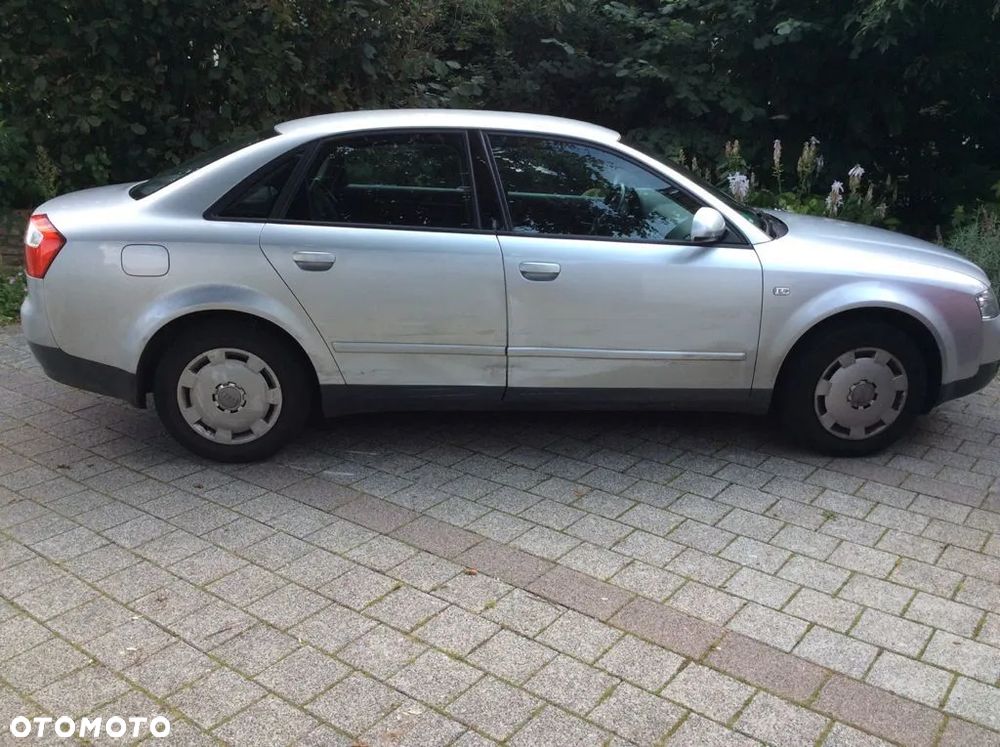 Audi A4 Limousine - 10