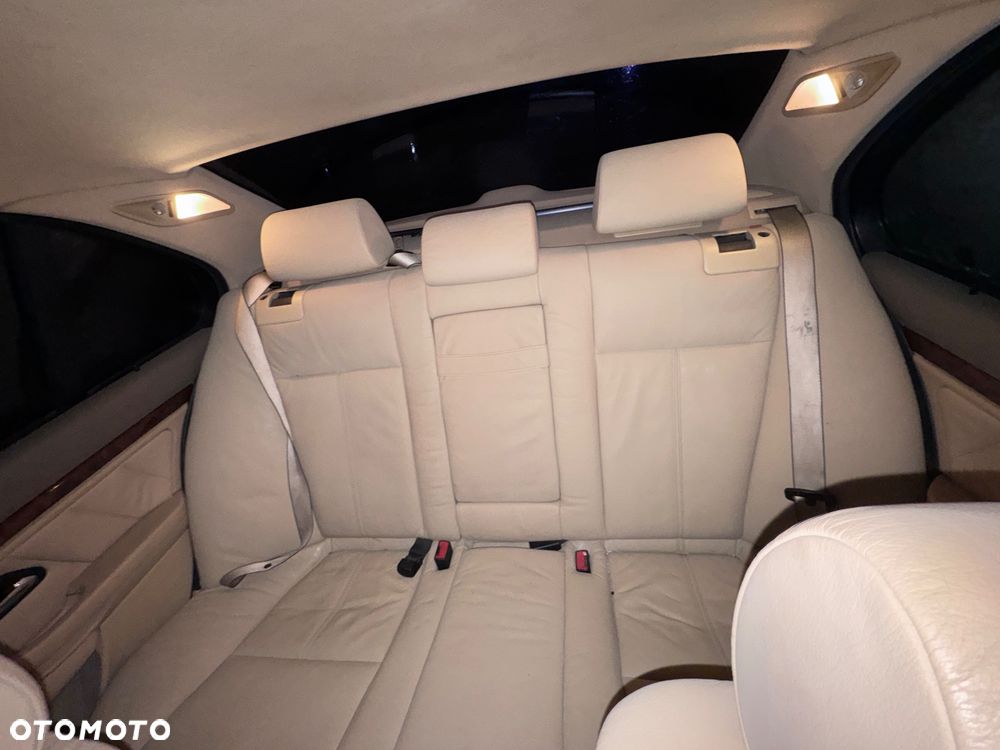 BMW Seria 5 523i - 6