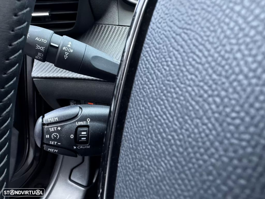 Peugeot 2008 PureTech 100 Active - 16