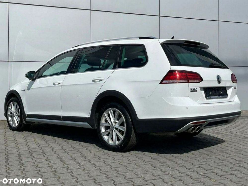 Volkswagen Golf - 5