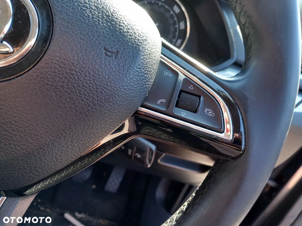 SKODA SUPERB III KIEROWNICA SKÓRA 3 RAMIONA MULTUFUNKCJA - 7