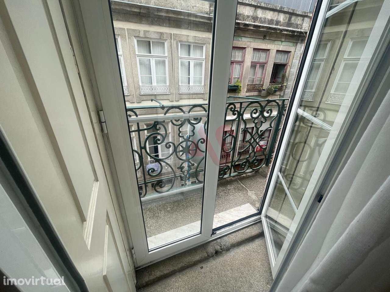 Apartamento T2 no Centro Histórico do Porto – Rua do Comércio - Grande imagem: 3/12