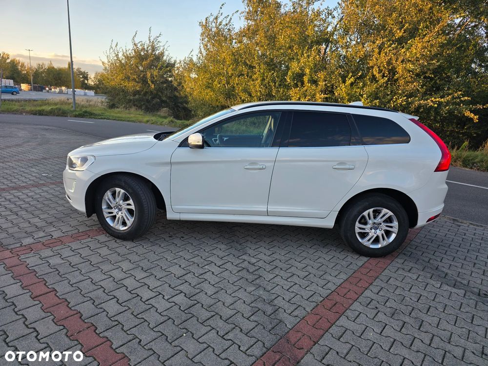 Volvo XC 60 D3 Drive-E Momentum - 8