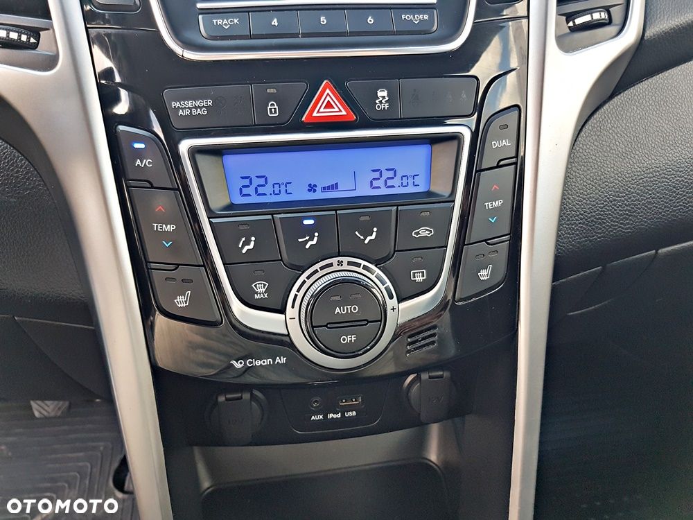 Hyundai i30 i30cw 1.6 Trend - 16