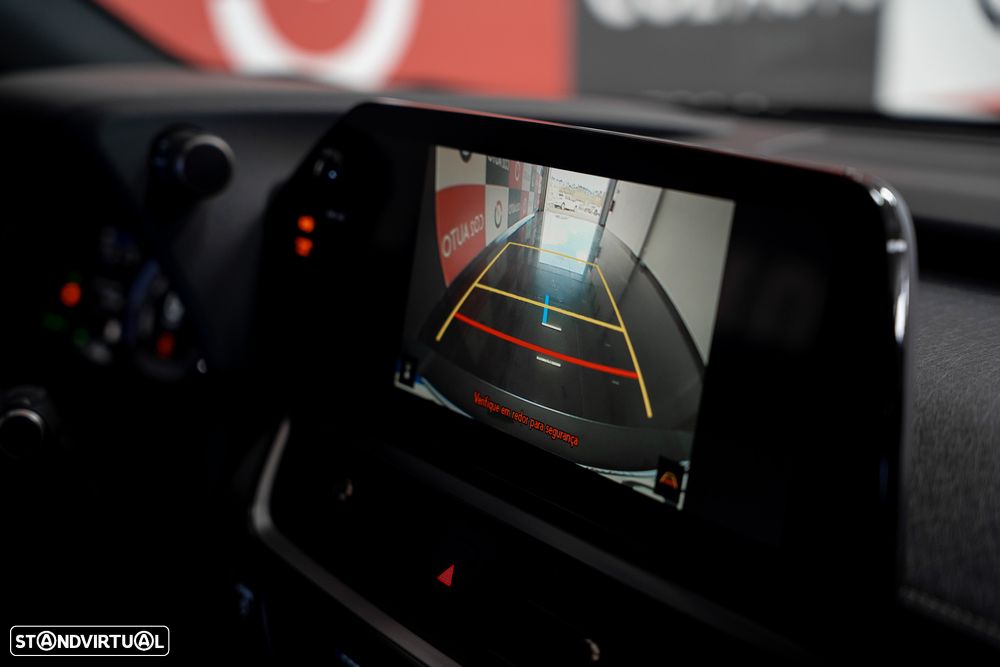 Lexus UX 250h F Sport - 35