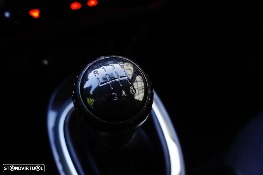 Nissan Juke 1.5 dCi Black Edition - 40