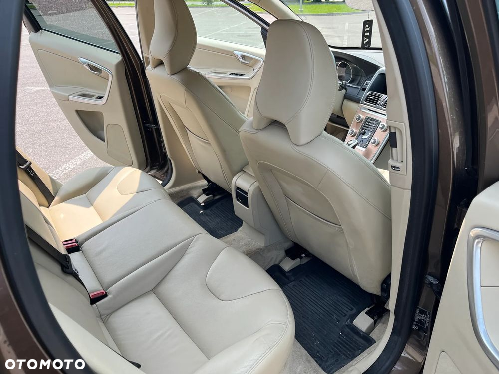 Volvo XC 60 D4 AWD Summum - 39