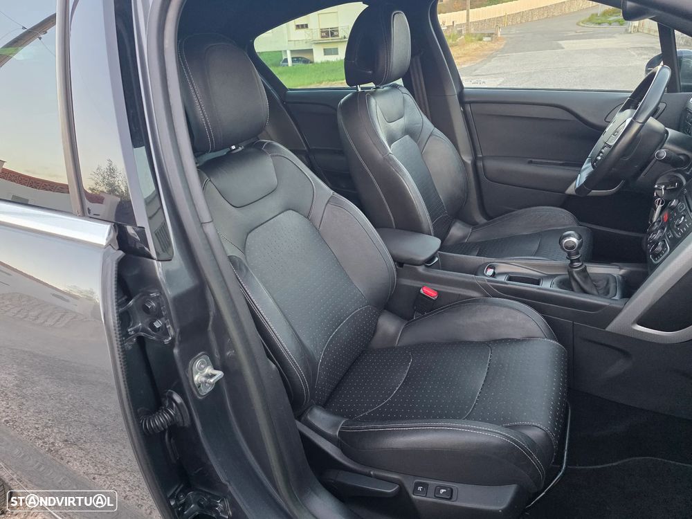 Citroën DS4 1.6 e-HDi So Chic - 17