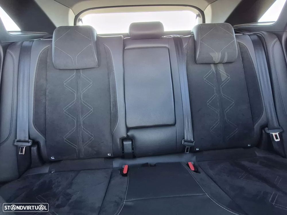 DS DS7 Crossback E-Tense Performance Line EAT8 - 32