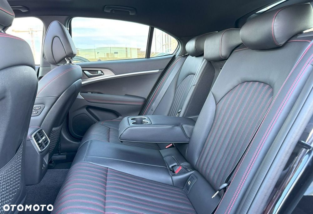 Genesis G70 - 13