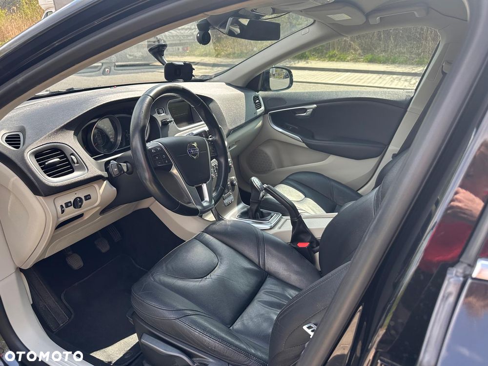 Volvo V40 D3 Summum - 4
