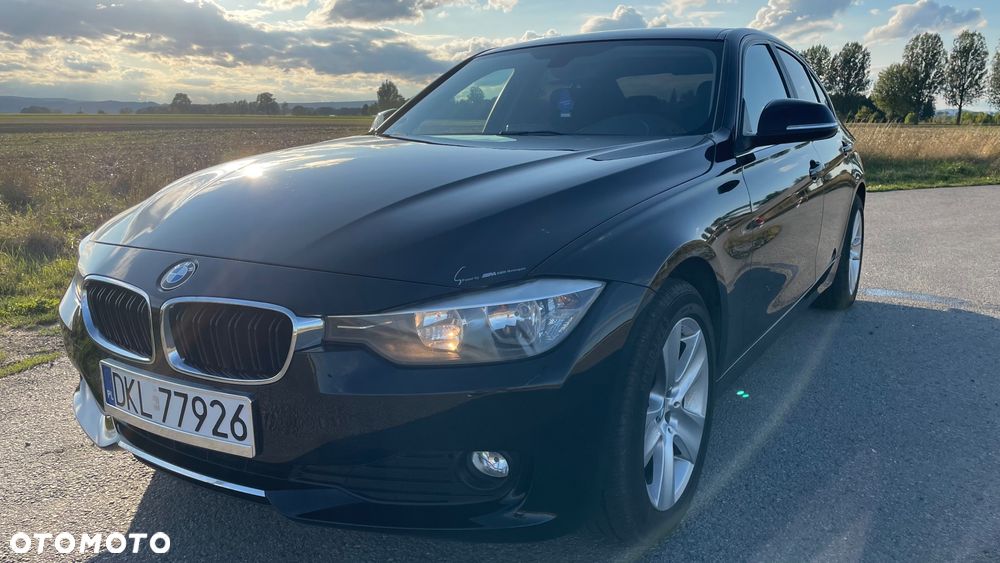 BMW Seria 3 318d Sport Line - 8