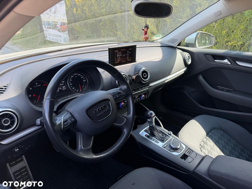 Audi A3 3-drzwiowe 1.6 TDI DPF Ambition S tronic - 4