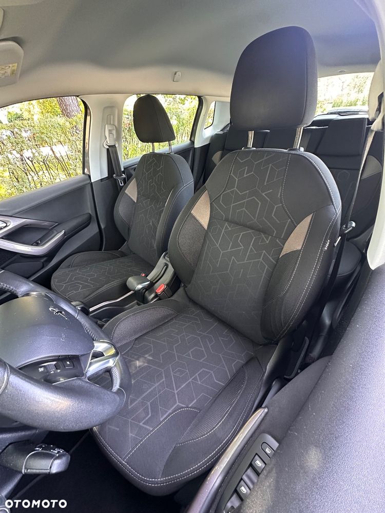 Peugeot 2008 1.2 Pure Tech Active S&S - 28