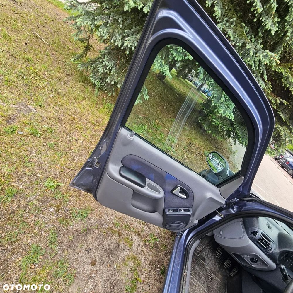 Renault Clio (2001) 1,2 B 43 kW / 58 KM (kod lak: MV671)  pojazd na części - 21