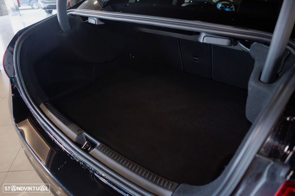 Mercedes-Benz A 250 e 8G-DCT Edition AMG Line - 32
