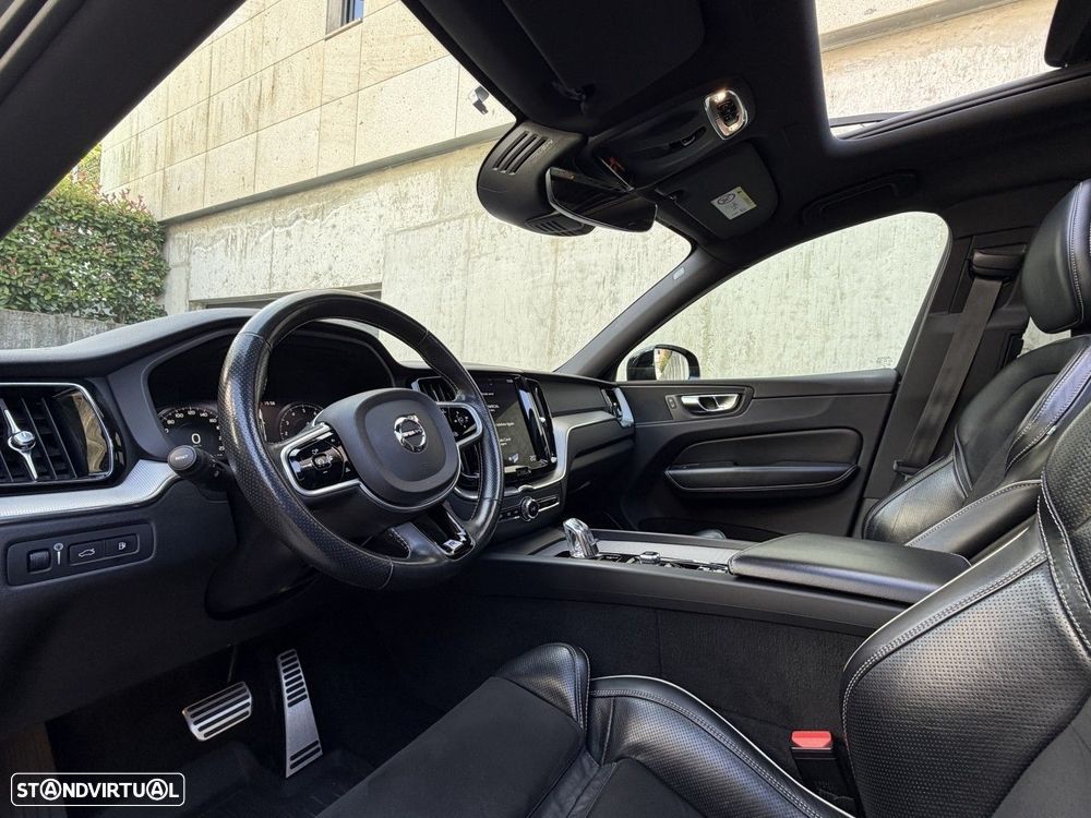 Volvo XC 60 2.0 T8 PHEV R-Design AWD - 11