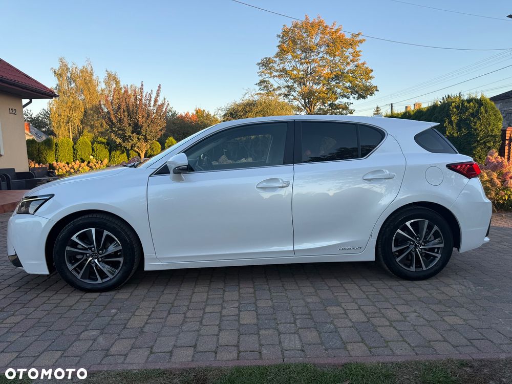 Lexus Ct 200H 2020 photo 2