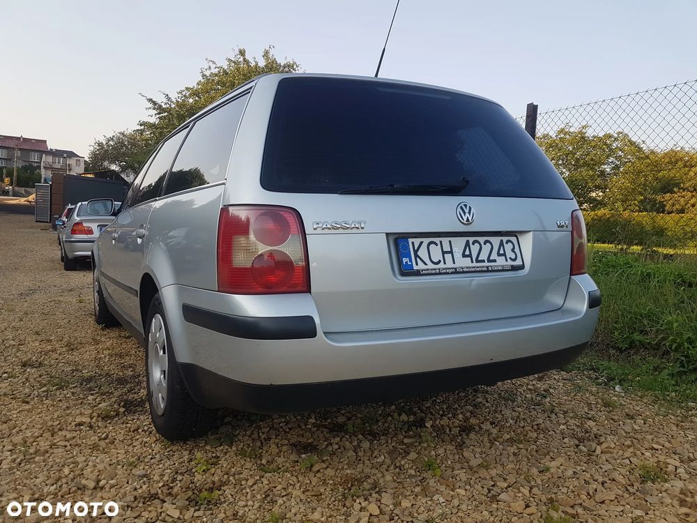Volkswagen Passat 1.8 5V Turbo Comfortline Family - 4