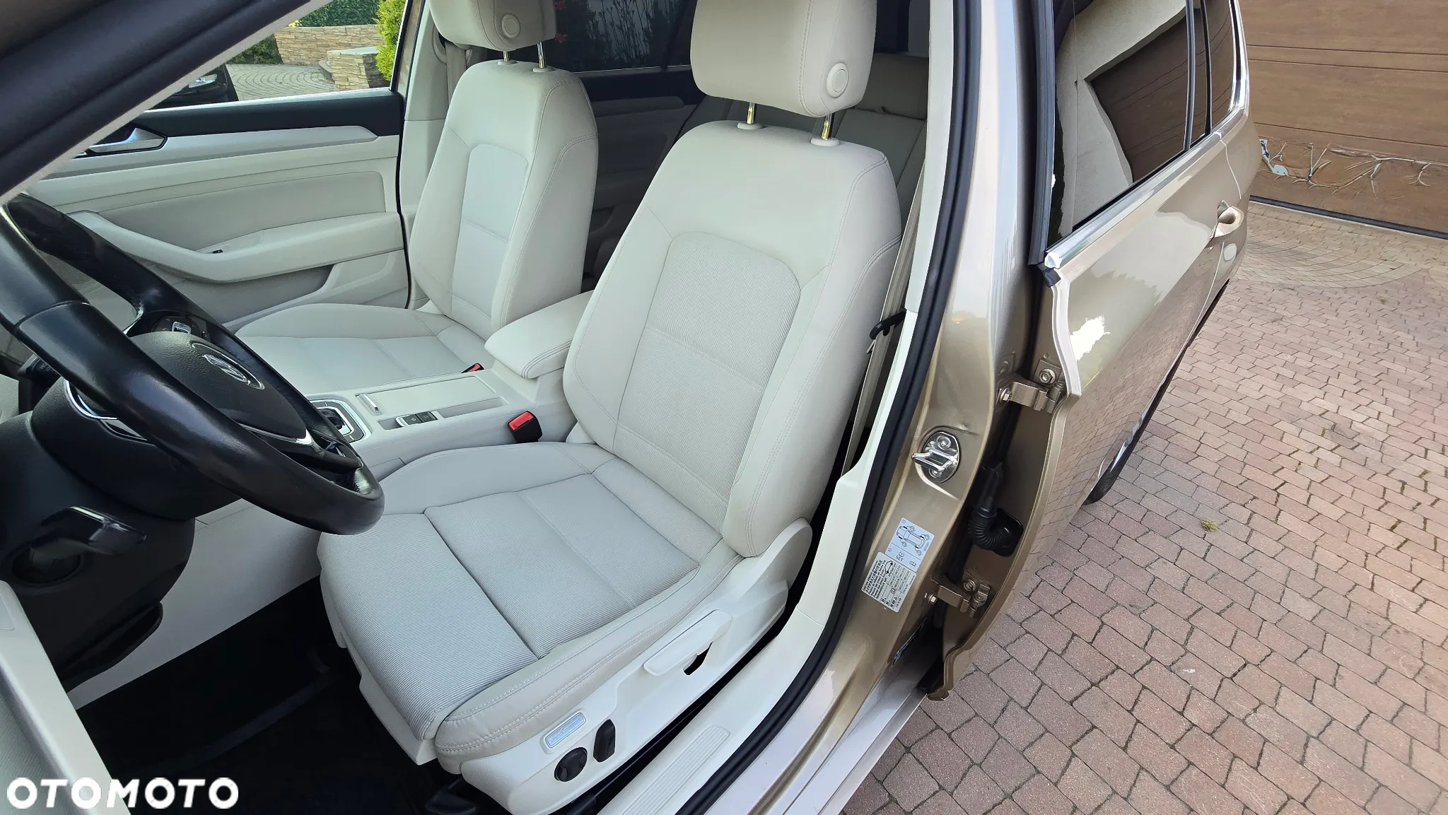 Volkswagen Passat - 29