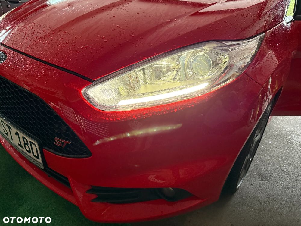 Ford Fiesta 1.6 EcoBoost ST - 23