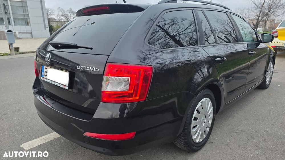 Skoda Octavia 2.0 TDI DSG Style - 4