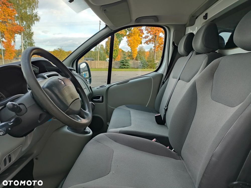 Renault Trafic - 12