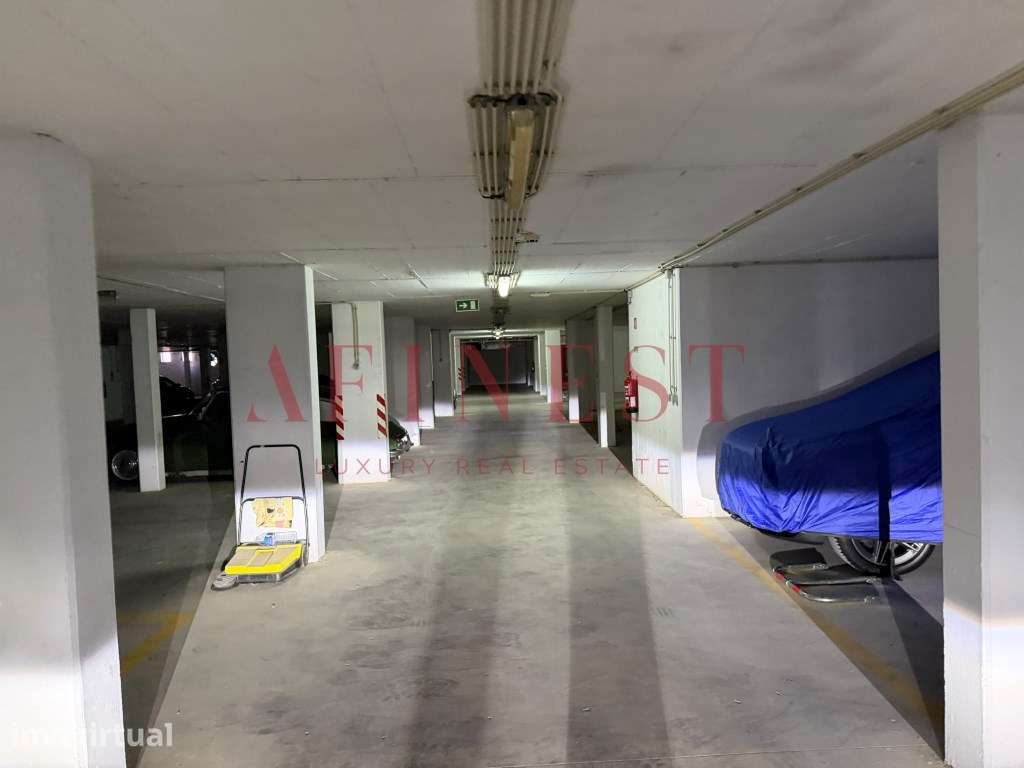 GARAGEM AMPLA PARA 6 CARROS | SÃO DOMINGOS DE RANA