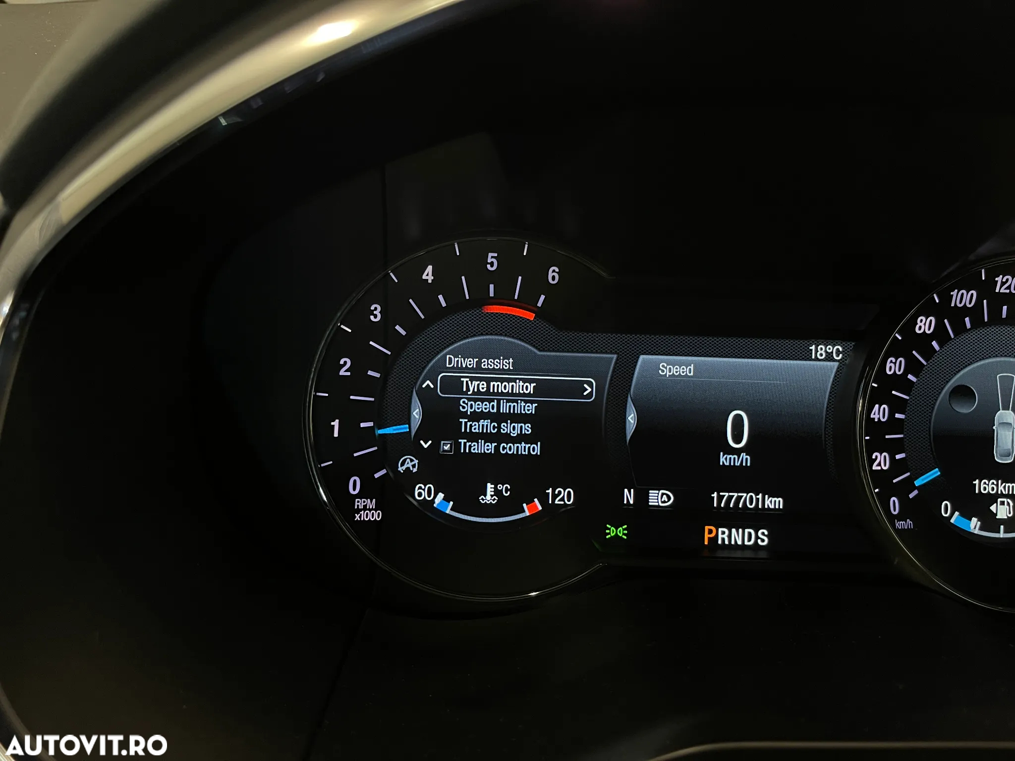 Ford S-Max 2.0 TDCi Powershift Titanium - 38